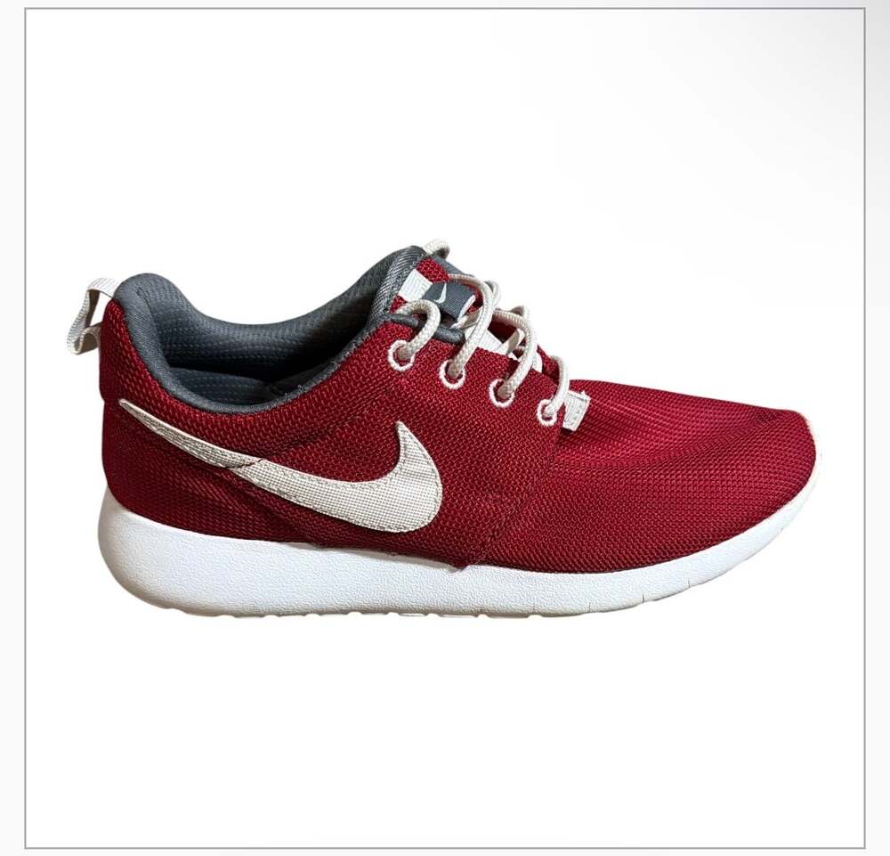Nike Roshe One GS Gym Red White Dark Grey Running Shoes 599728-603 Size 5Y